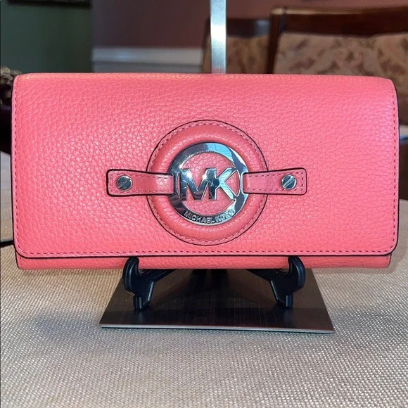 Michael Kors Coral Pink Pebbled Leather MK Circle Logo Wallet buttery Leather! - Picture 2 of 16